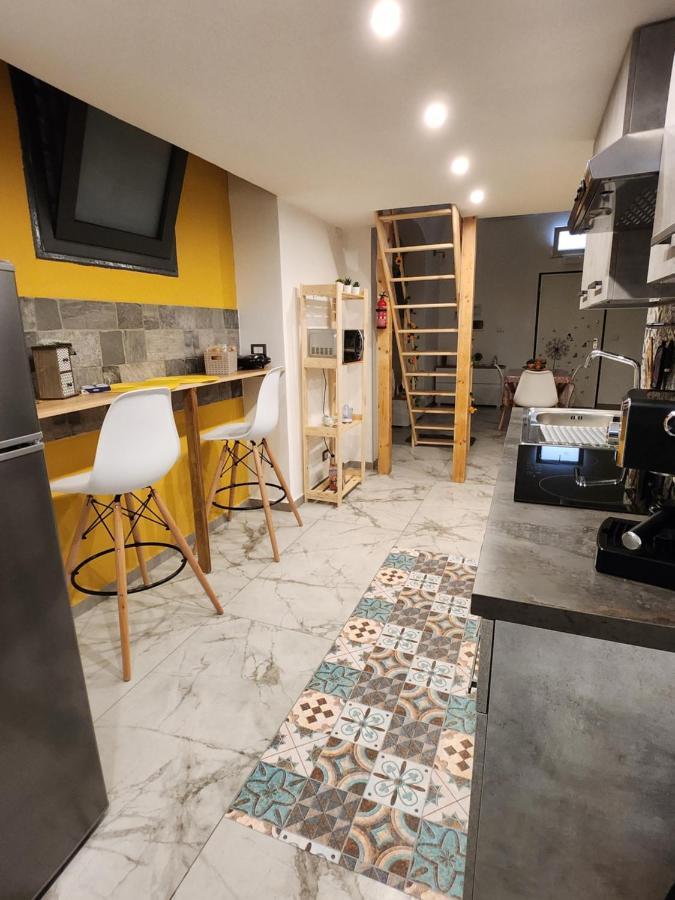 Apartmán Chimera House Katánie Exteriér fotografie