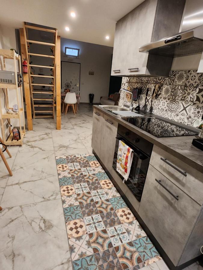 Apartmán Chimera House Katánie Exteriér fotografie